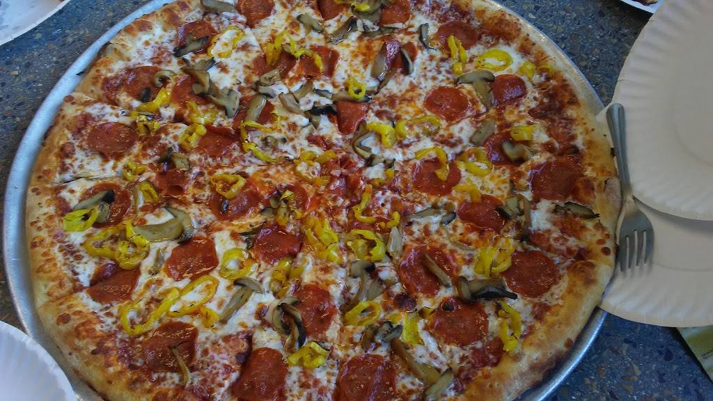 Hussons Pizza | restaurant | 301 36th St SE, Charleston, WV 25304, USA | 3049250382 OR +1 304-925-0382
