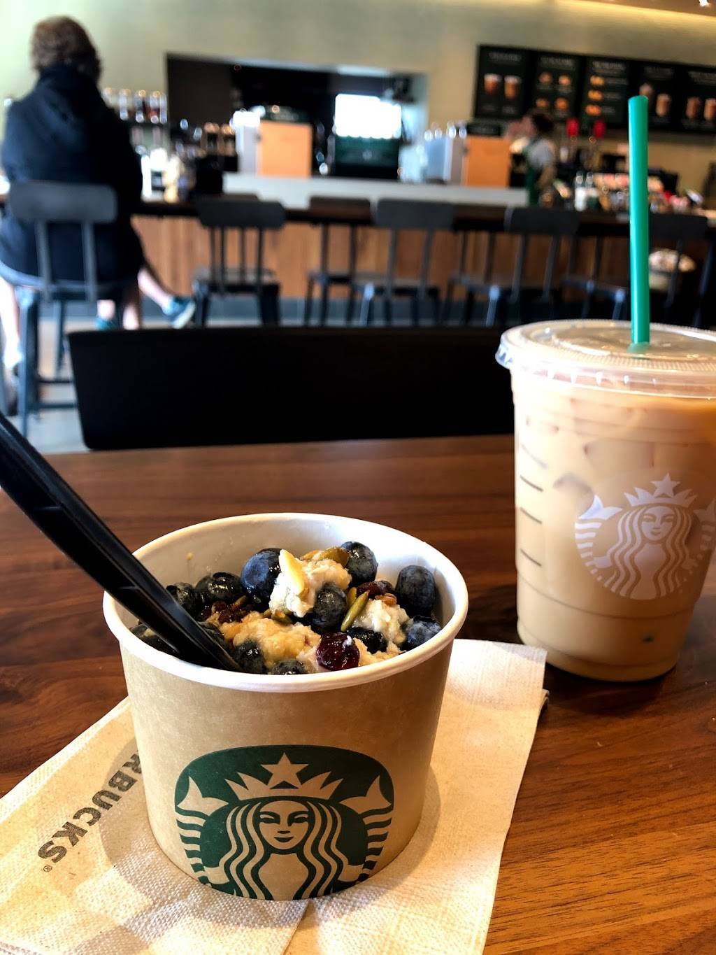 Starbucks | cafe | 6053 Artesian Cir, Ooltewah, TN 37363, USA | 4233157176 OR +1 423-315-7176