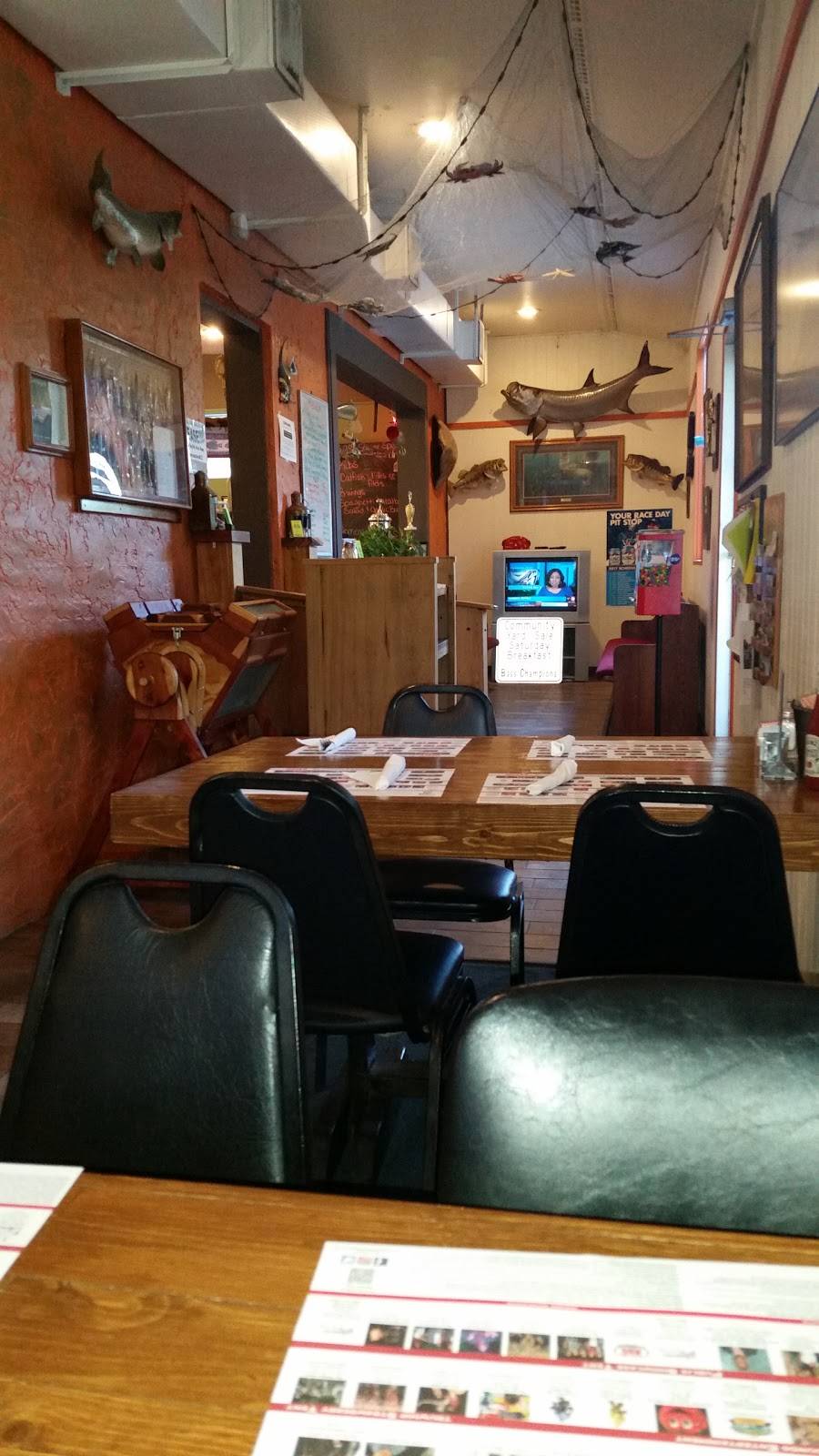 Bass Champions Restaurant & Lodge | restaurant | 25011 Co Rd 314, Salt Springs, FL 32134, USA | 3526850000 OR +1 352-685-0000