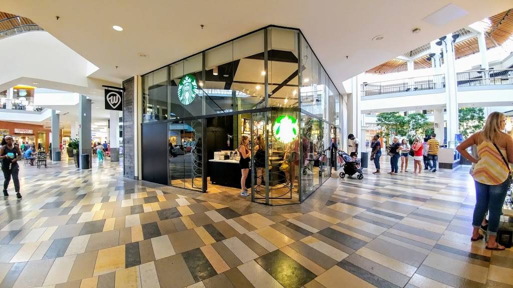 Starbucks | cafe | 26300 Cedar Rd Space 1140, Beachwood, OH 44122, USA | 2163600720 OR +1 216-360-0720