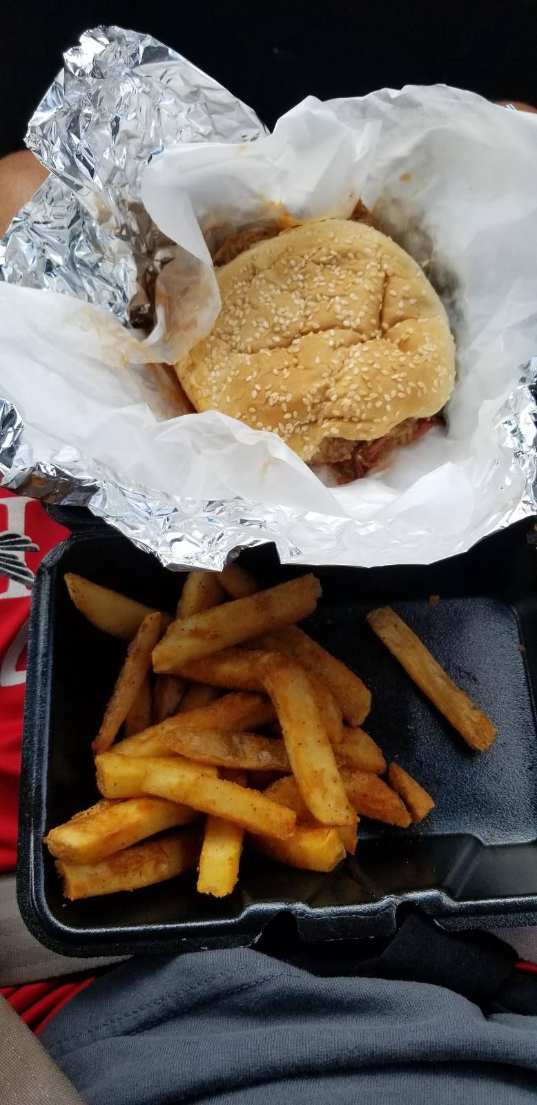 Brendas Bar-B-Que Pit | restaurant | 1457 Mobile Rd, Montgomery, AL 36108, USA | 3342629349 OR +1 334-262-9349