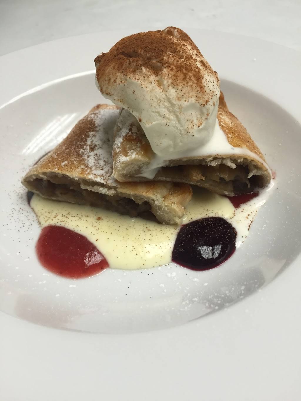 Bloom Restaurant | restaurant | 2315 Bloor St W, Toronto, ON M6S 1P1, Canada | 4167671315 OR +1 416-767-1315