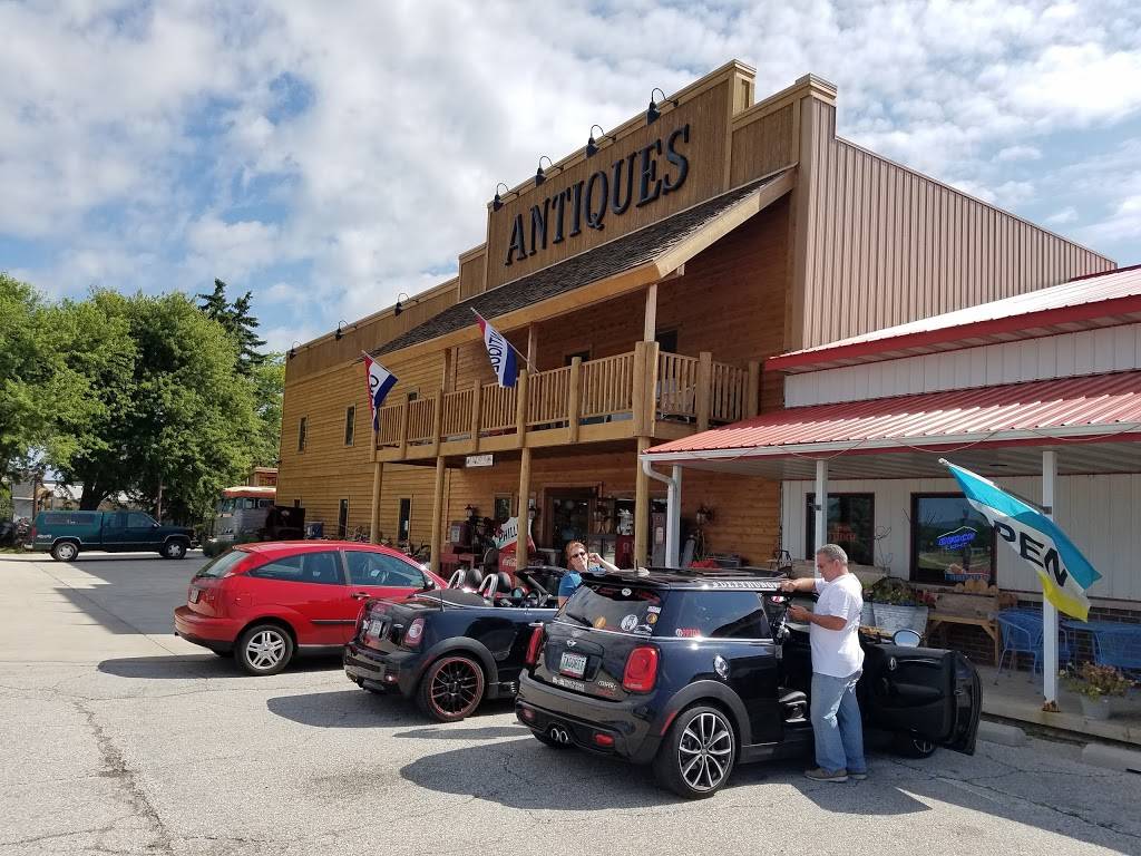 Blossoms Cheese Store | cafe | 220 Bohemia Dr, Denmark, WI 54208, USA | 9208632397 OR +1 920-863-2397