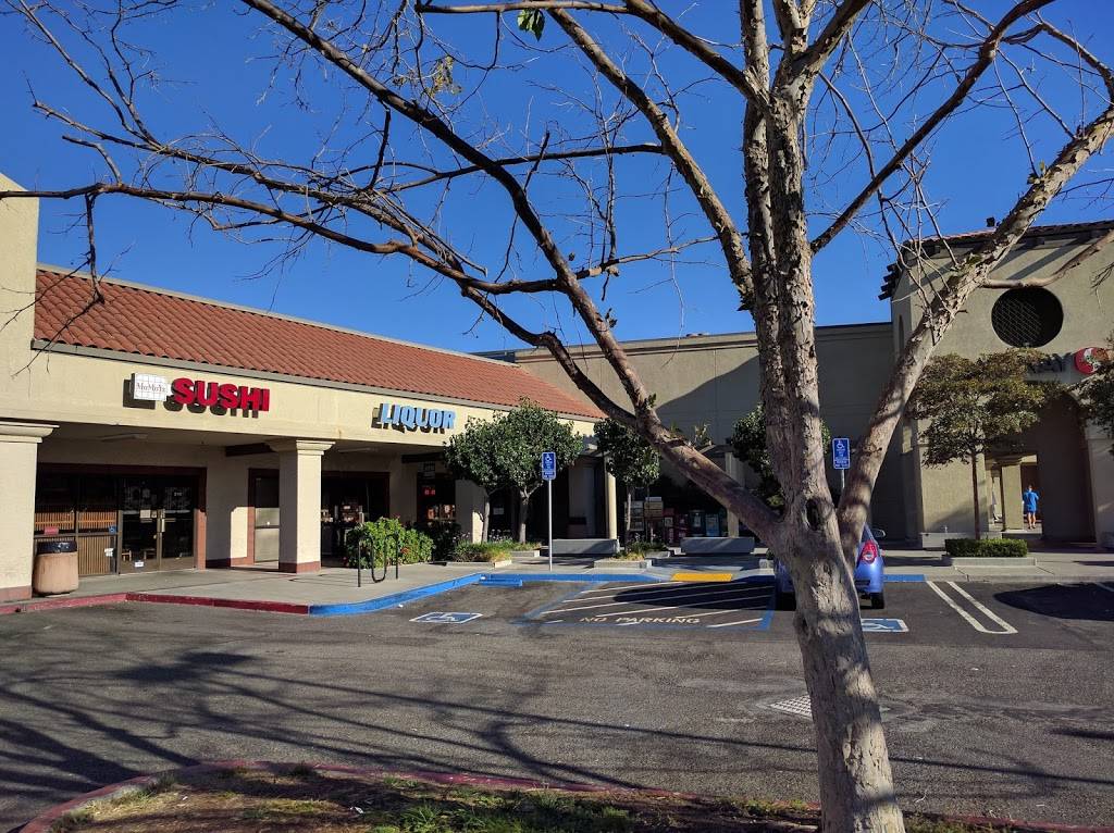 Momoya Sushi | restaurant | 570 N Shoreline Blvd J, Mountain View, CA 94043, USA | 6509676166 OR +1 650-967-6166