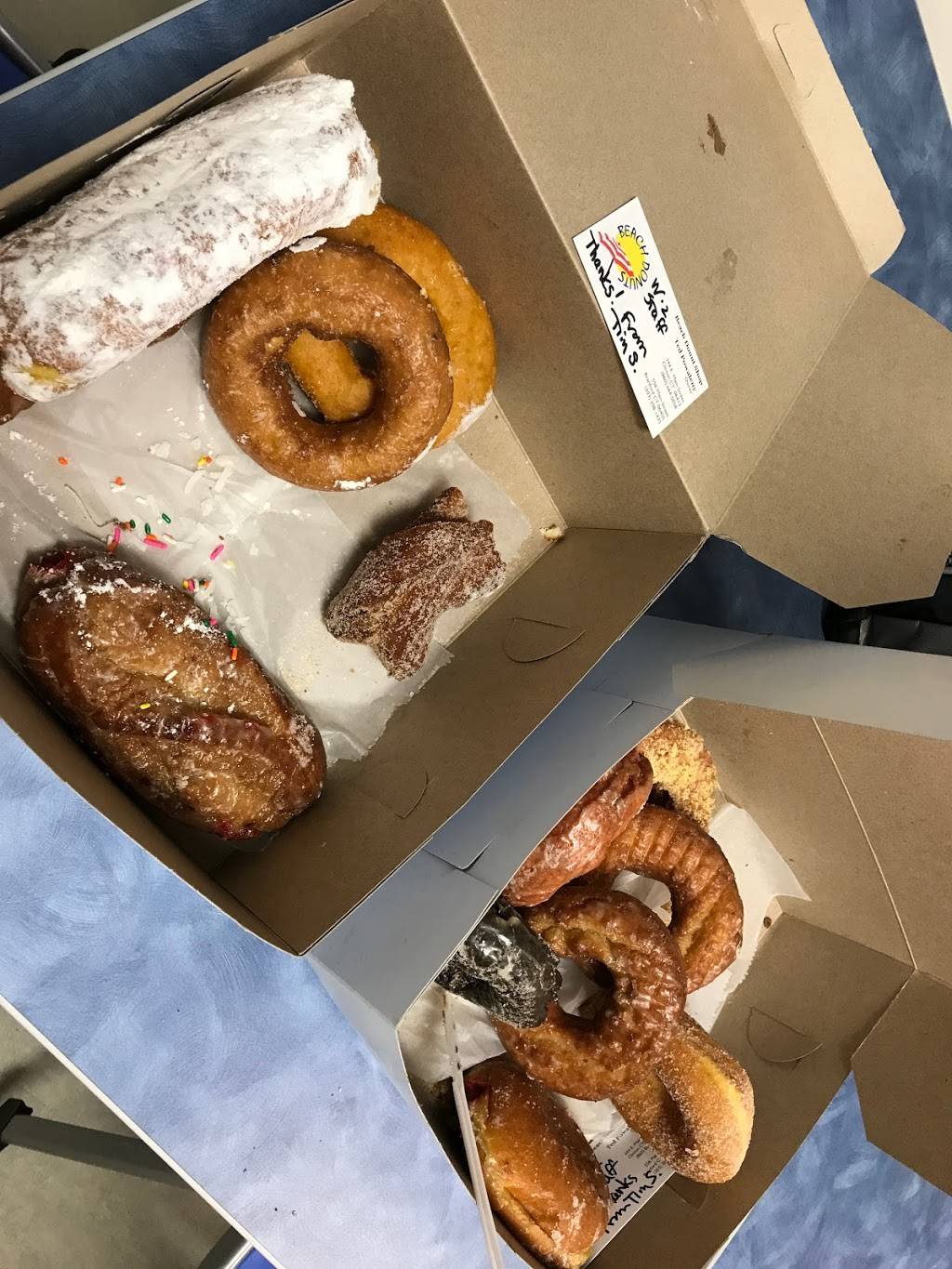 Beach Donut Shop | bakery | 344 E Main St, Clinton, CT 06413, USA | 8606645058 OR +1 860-664-5058