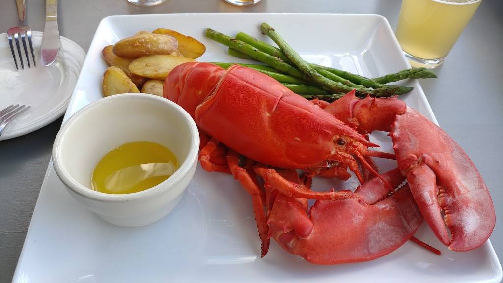 Landings Restaurant & Lounge | restaurant | 1 Commercial St, Rockland, ME 04841, USA | 2075943011 OR +1 207-594-3011