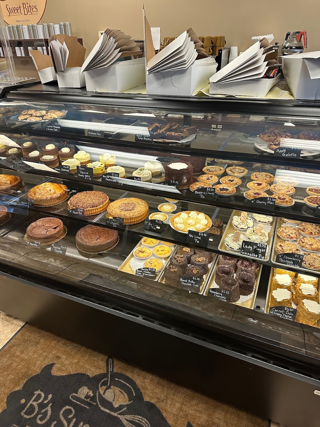 Bs Sweet Bites | bakery | 1641 Oakton Pl, Des Plaines, IL 60018, USA | 8477950743 OR +1 847-795-0743
