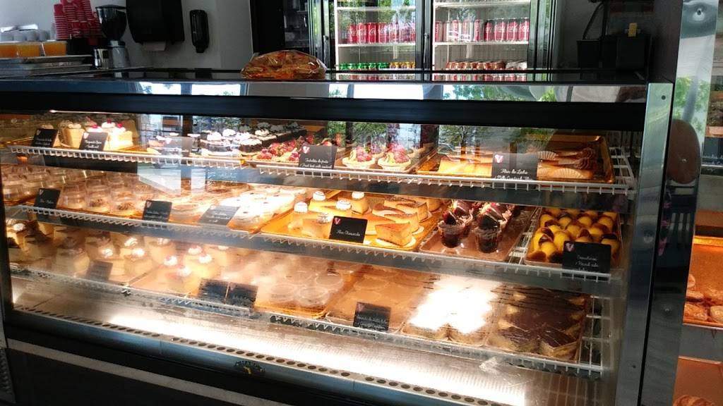 Vicky Bakery | restaurant | 16701 S Dixie Hwy, Miami, FL 33157, USA | 3059645386 OR +1 305-964-5386