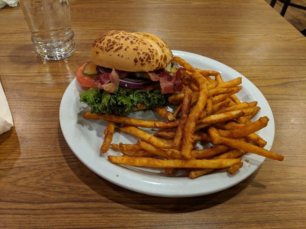 Dennys | restaurant | 61 Newtown Rd, Danbury, CT 06810, USA | 2037782298 OR +1 203-778-2298