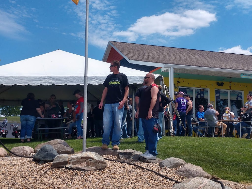 The Shipwreck Bar and Grill | restaurant | 23925 464th Ave, Chester, SD 57016, USA | 6054892000 OR +1 605-489-2000