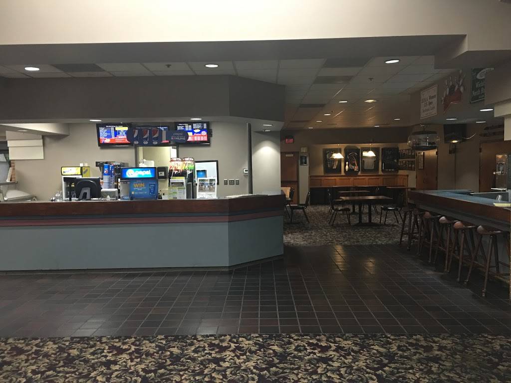 Northrock Lanes | meal takeaway | 3232 N Rock Rd, Wichita, KS 67226, USA | 3166365444 OR +1 316-636-5444