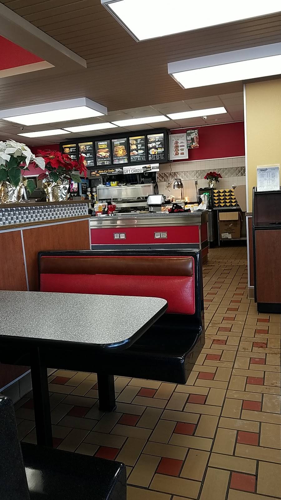 Hardees | restaurant | 715 E Main St, Watertown, WI 53094, USA | 9202629640 OR +1 920-262-9640