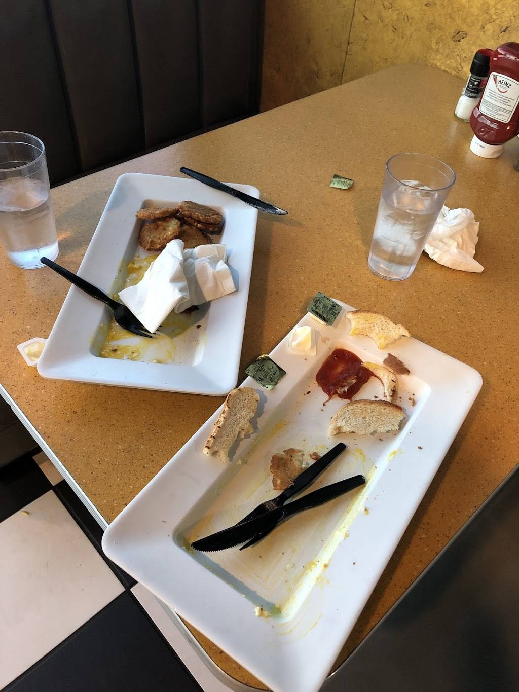 Authentic Noshville | restaurant | 1 Terminal Dr, Nashville, TN 37214, USA | 6152756674 OR +1 615-275-6674