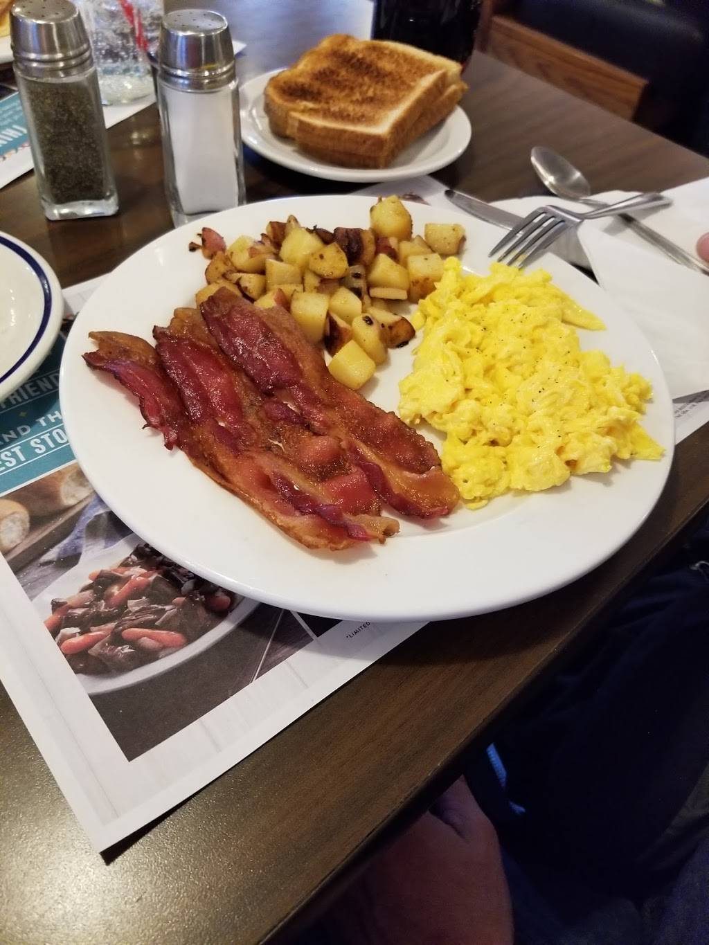 Bob Evans | restaurant | 9235 Mentor Ave, Mentor, OH 44060, USA | 4402059279 OR +1 440-205-9279