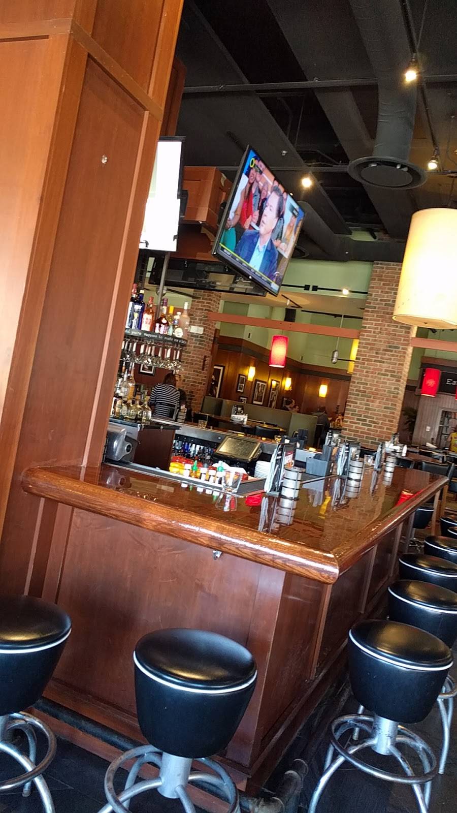 Bar Louie - Crocker Park | night club | 9 Main St, Westlake, OH 44145, USA | 4407887540 OR +1 440-788-7540