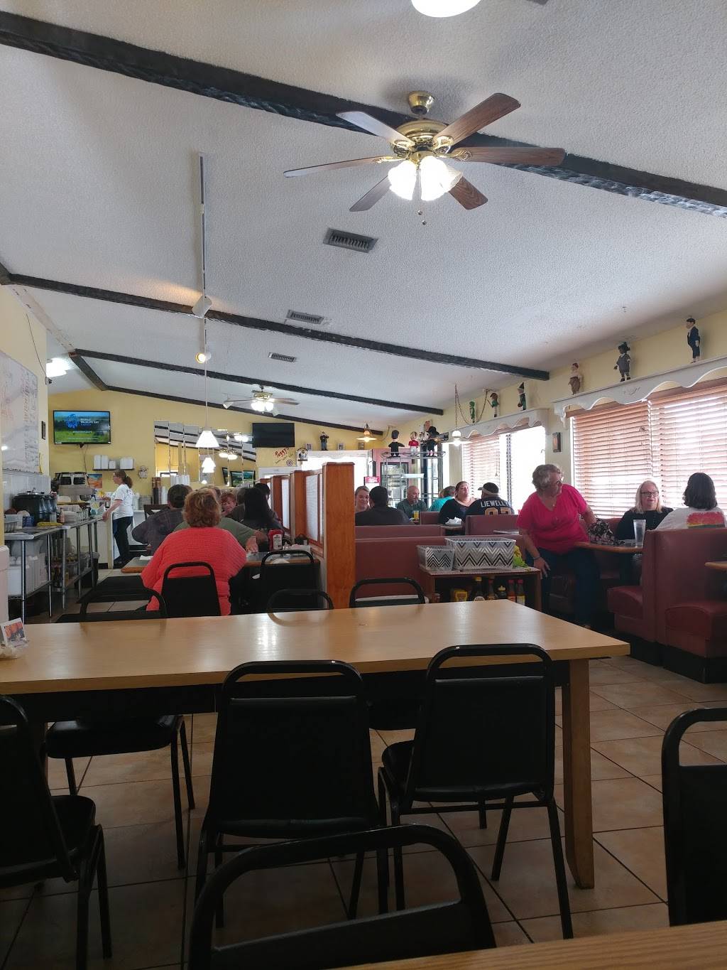 Peggys Country Kitchen | restaurant | 2100 S Ridgewood Ave, Edgewater, FL 32141, USA | 3864249333 OR +1 386-424-9333