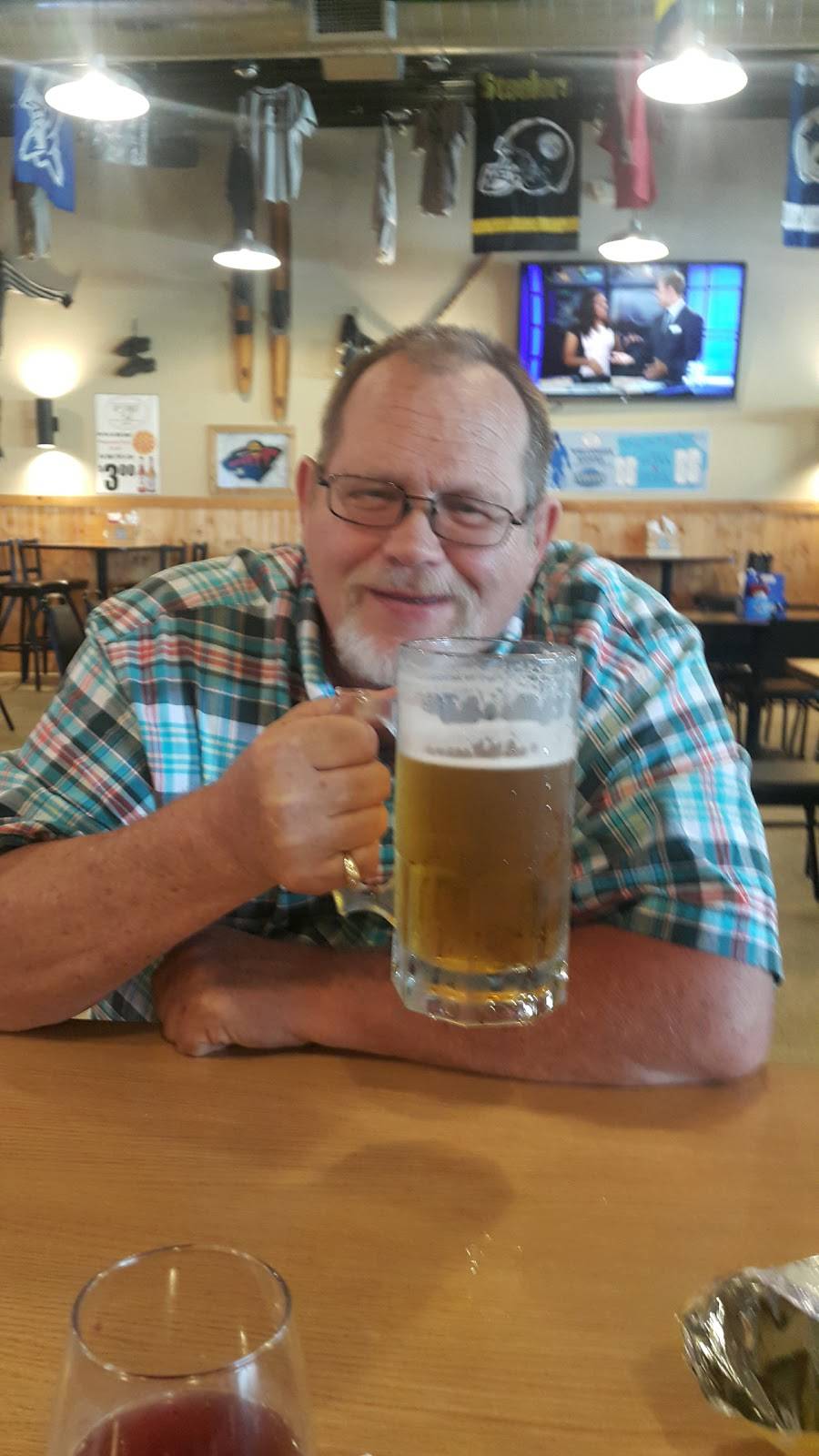 10th Street Pub | restaurant | 202 W 10th St, Alton, IA 51003, USA | 7127564486 OR +1 712-756-4486