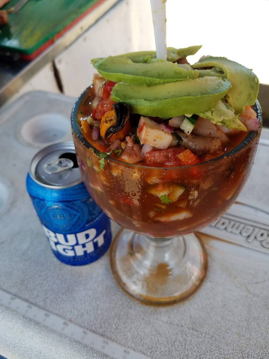 Mariscos Los Gueros | restaurant | Leona Vicario 28-6, Cuauhtemoc, 22890 Ensenada, B.C., Mexico | 016461217933 OR +52 646 121 7933