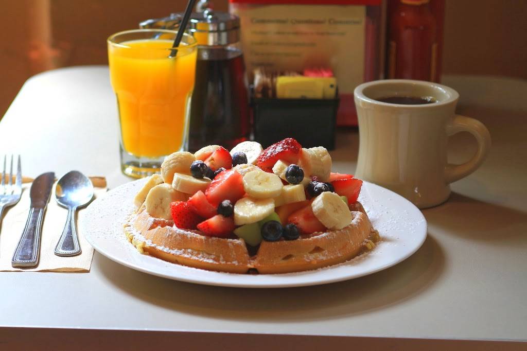 The Paramount | restaurant | 667 E Broadway, Boston, MA 02127, USA | 6172699999 OR +1 617-269-9999