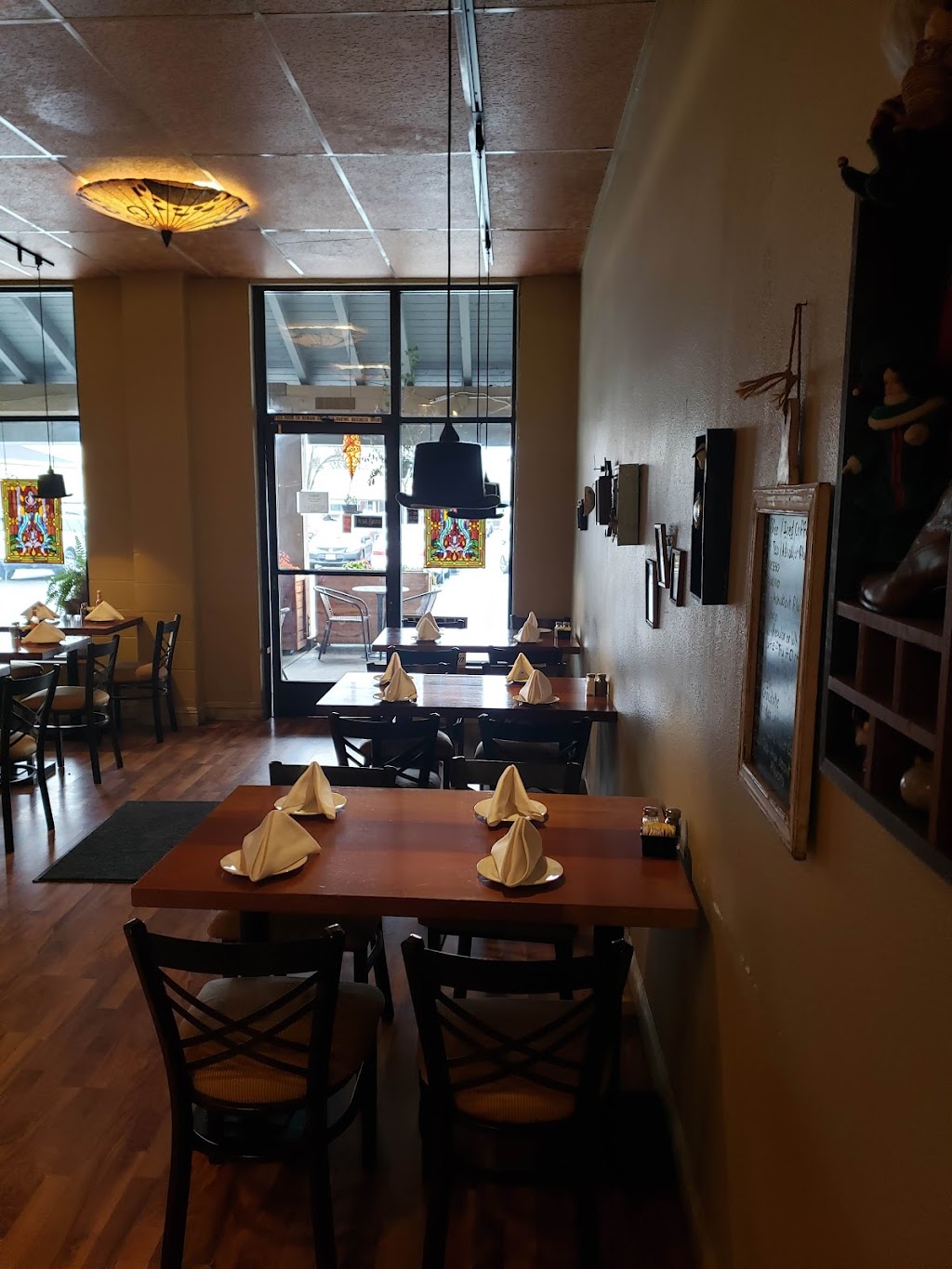 Rolands Bistro | restaurant | 1726 S Main St H, Willits, CA 95490, USA | 7078413058 OR +1 707-841-3058