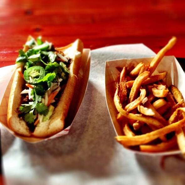 Uncle Ubers Sammich Shop | meal takeaway | 2713 Commerce St, Dallas, TX 75226, USA | 2146538237 OR +1 214-653-8237