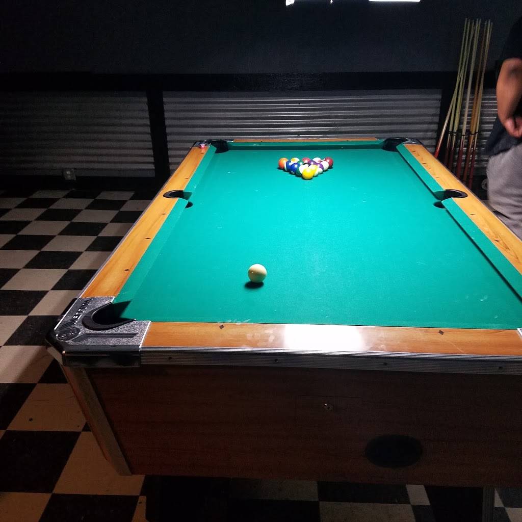 Peppermill Lounge South | night club | 11612 Hickman Mills Dr, Kansas City, MO 64134, USA | 8167639670 OR +1 816-763-9670