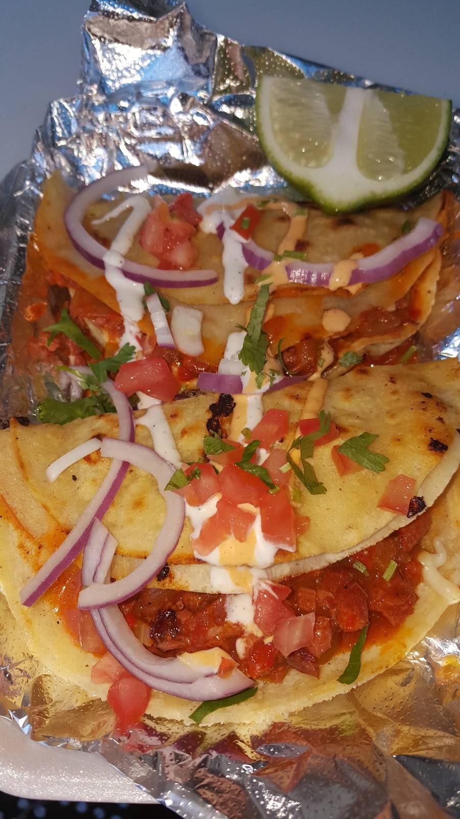 Mariscos El Pescador | restaurant | 112 E Bishop St, Santa Ana, CA 92701, USA | 7148053389 OR +1 714-805-3389