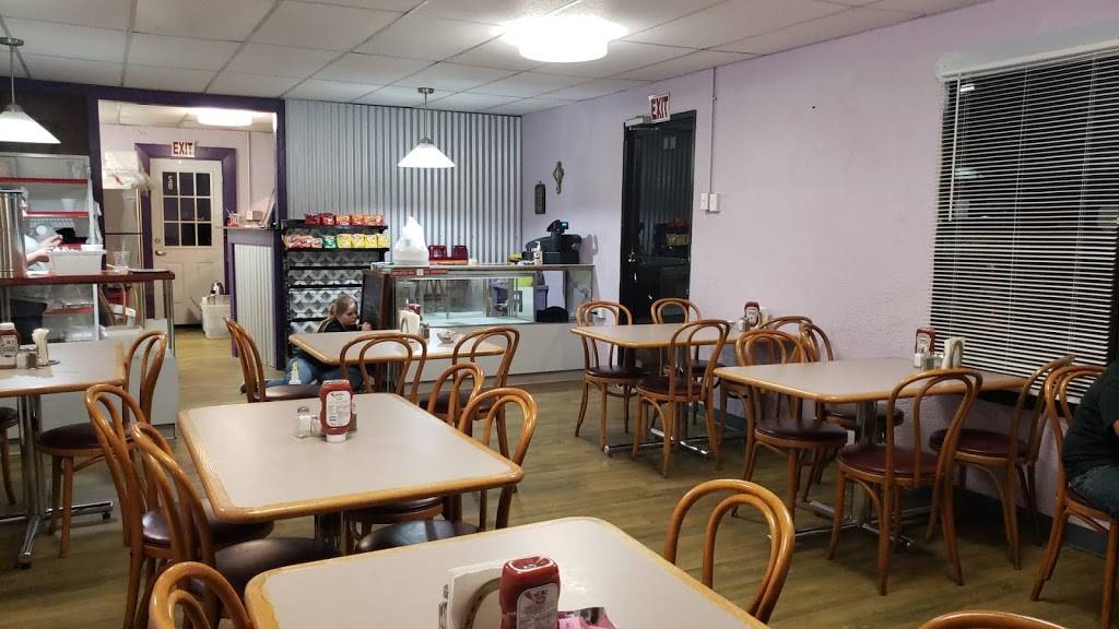 RJs Diner | restaurant | 205 TX-132, Devine, TX 78016, USA | 8305219967 OR +1 830-521-9967