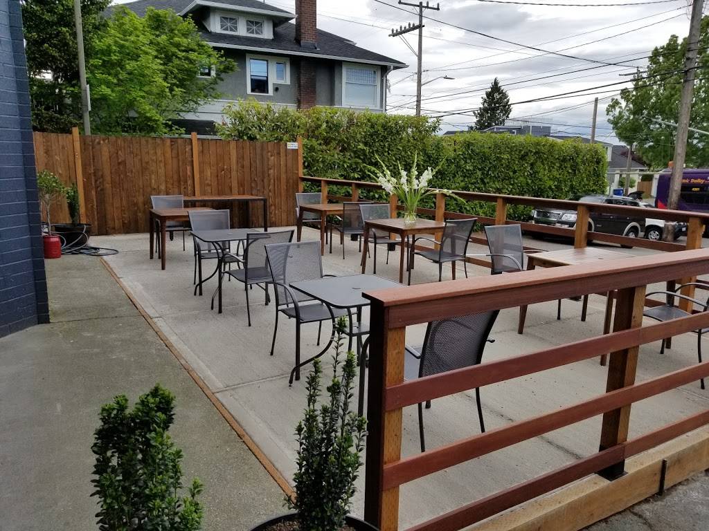 Evviva Woodfired Pizza | restaurant | 2231 Queen Anne Ave N, Seattle, WA 98109, USA | 2069729299 OR +1 206-972-9299