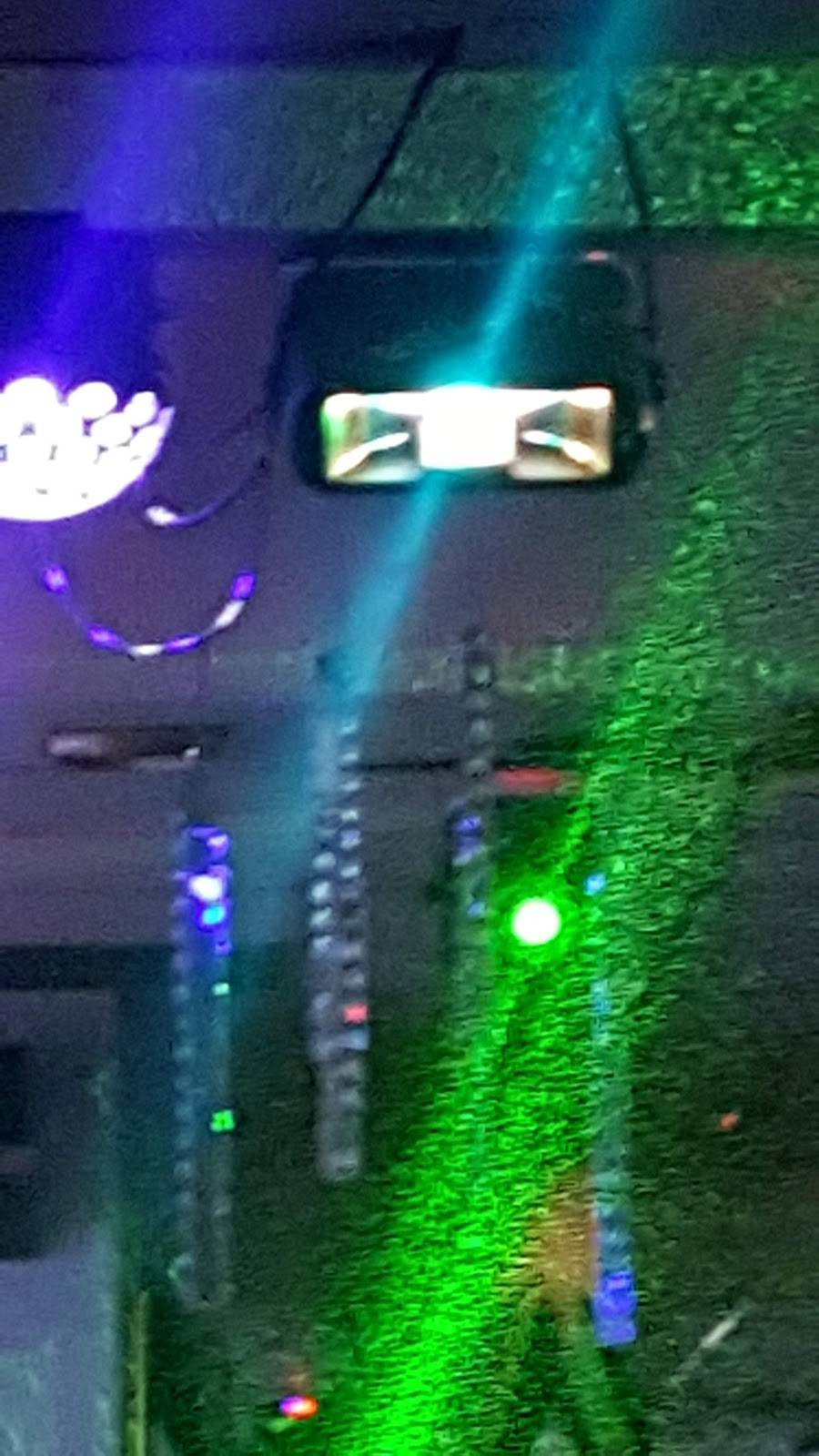 Central Bar & Grill | restaurant | 2007 Lawrence Ave W, York, ON M9N 3V1, Canada | 4169150508 OR +1 416-915-0508