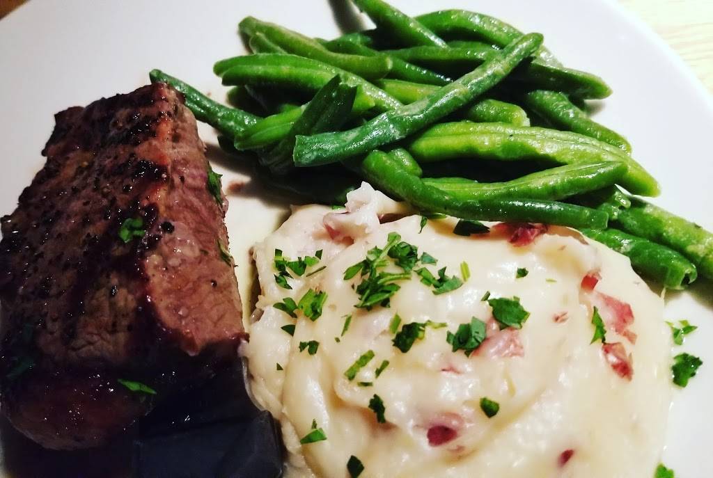 Applebees Grill + Bar | restaurant | 213-29 26th Ave, Bayside, NY 11360, USA | 7184234328 OR +1 718-423-4328