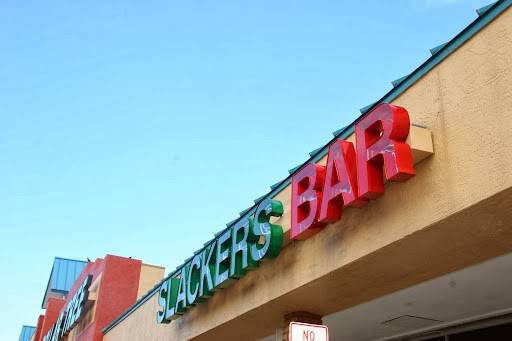 Slackers Bar & Grill | restaurant | 995 Marina Mile Blvd, Fort Lauderdale, FL 33315, USA | 9545304758 OR +1 954-530-4758