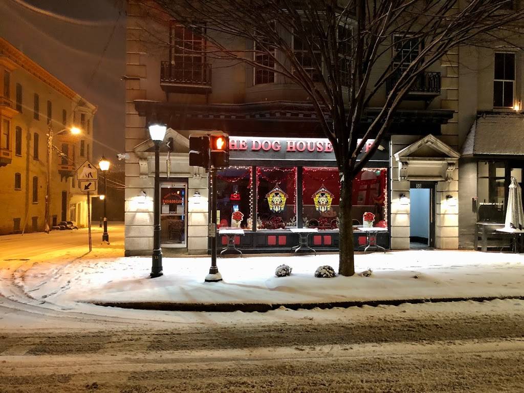 The Dog House | restaurant | 57 S Potomac St, Hagerstown, MD 21740, USA | 2408502883 OR +1 240-850-2883