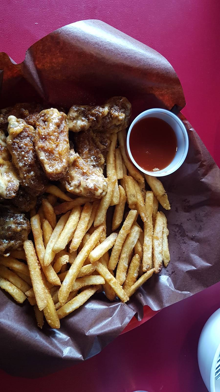 Big Bone BBQ | restaurant | 207 Eagle St, Newmarket, ON L3Y 1J6, Canada | 9058539888 OR +1 905-853-9888