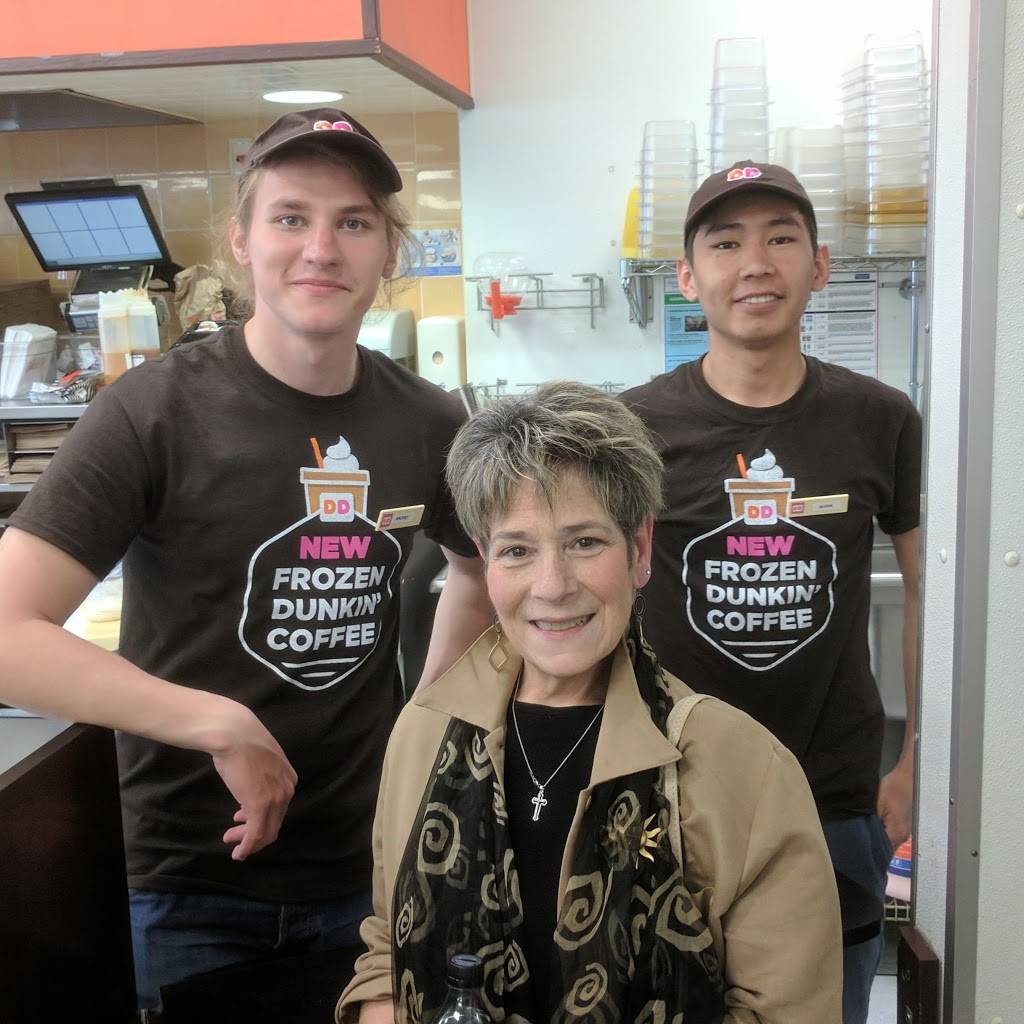 Dunkin | bakery | 16 East Main St, West Yarmouth, MA 02673, USA | 5088620124 OR +1 508-862-0124