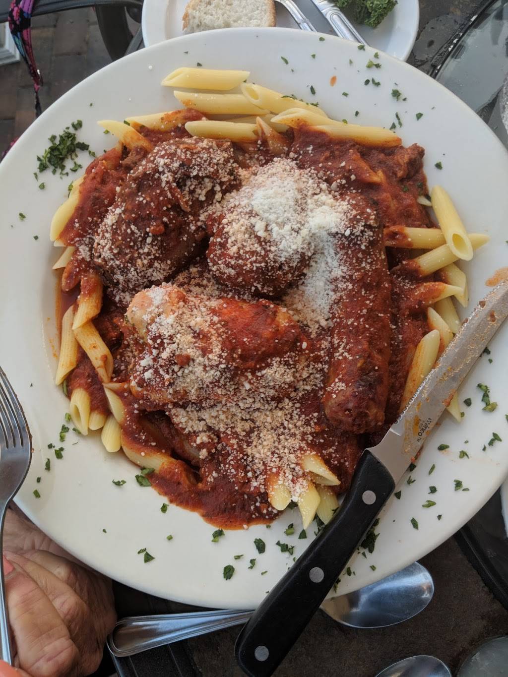 Biagettis | restaurant | 77 Campbell Ave, West Haven, CT 06516, USA | 2039347700 OR +1 203-934-7700