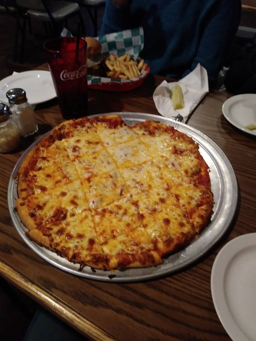 Vinnys Sports Bar and Grill | restaurant | 1847 Co Rd T, New Richmond, WI 54017, USA | 7159544002 OR +1 715-954-4002