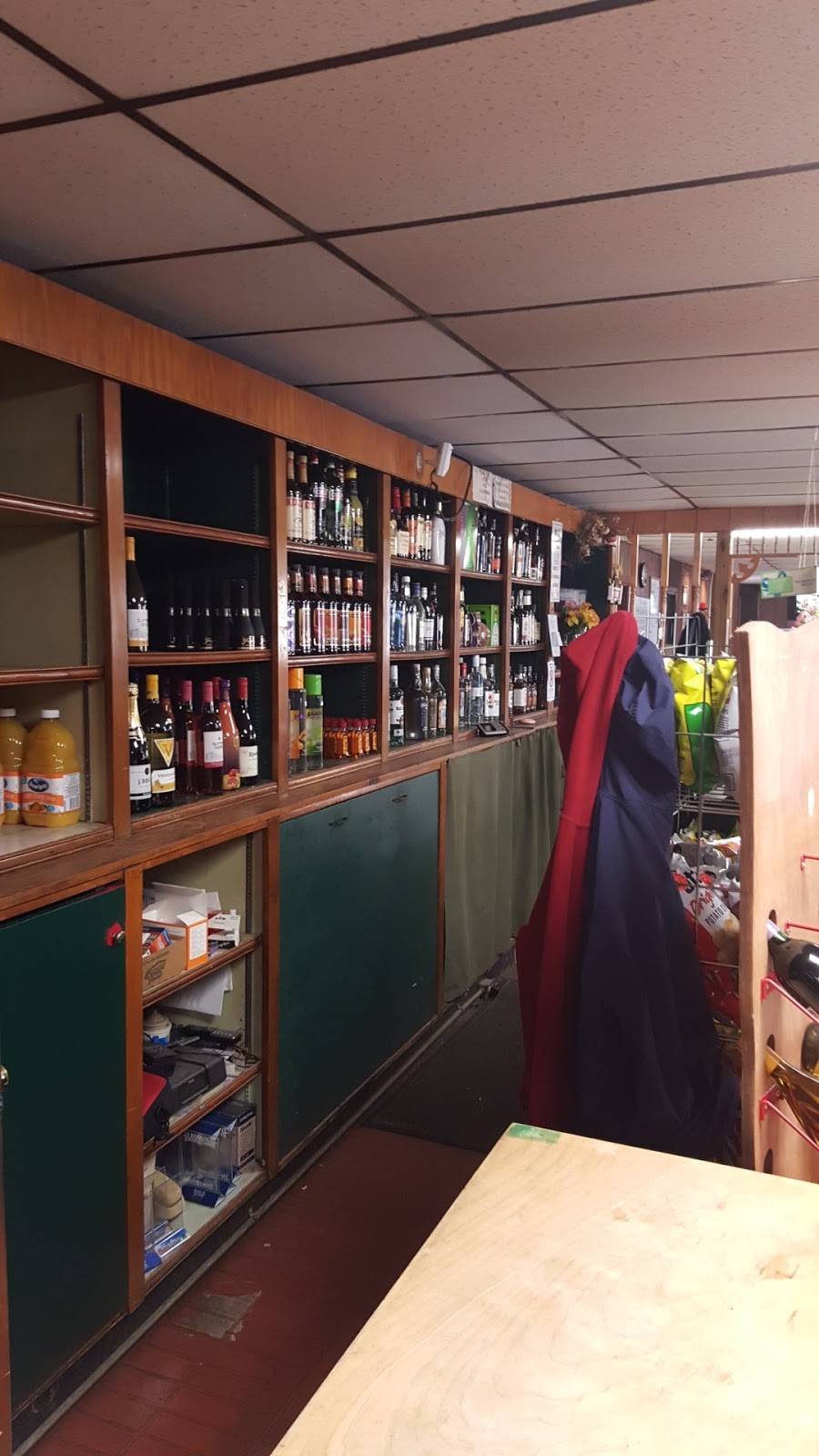 Genes Bar & Restaurant | restaurant | 1368 W Jarrettsville Rd, Forest Hill, MD 21050, USA | 4106922617 OR +1 410-692-2617