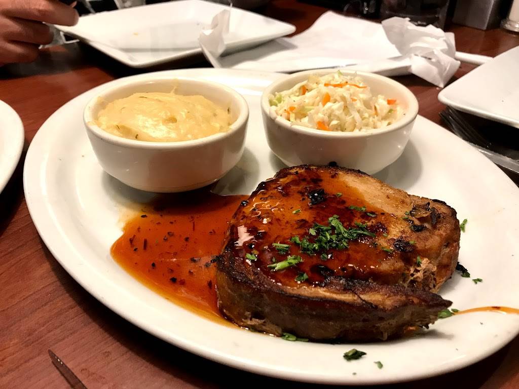 Ruby Tuesday | restaurant | 1226 Old Country Rd, Westbury, NY 11590, USA | 5162285176 OR +1 516-228-5176