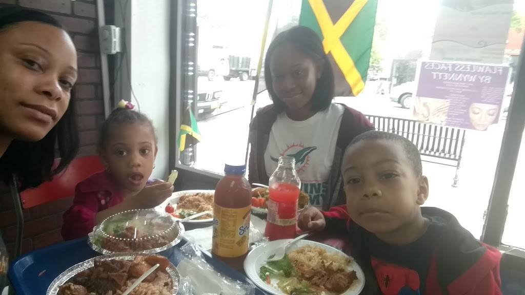 Toma-Tis Restaurant & Grill | restaurant | 796 Meacham Ave, Elmont, NY 11003, USA | 5165990891 OR +1 516-599-0891