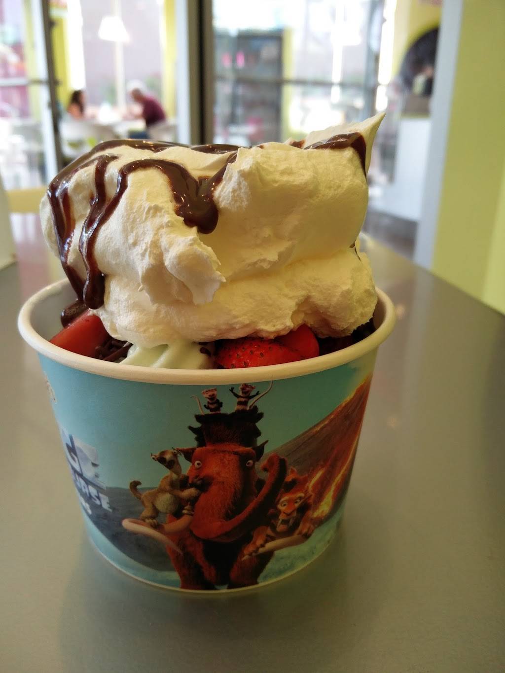 Menchies Frozen Yogurt | bakery | 1247 East Blvd Ste 240, Charlotte, NC 28203, USA | 7043481256 OR +1 704-348-1256