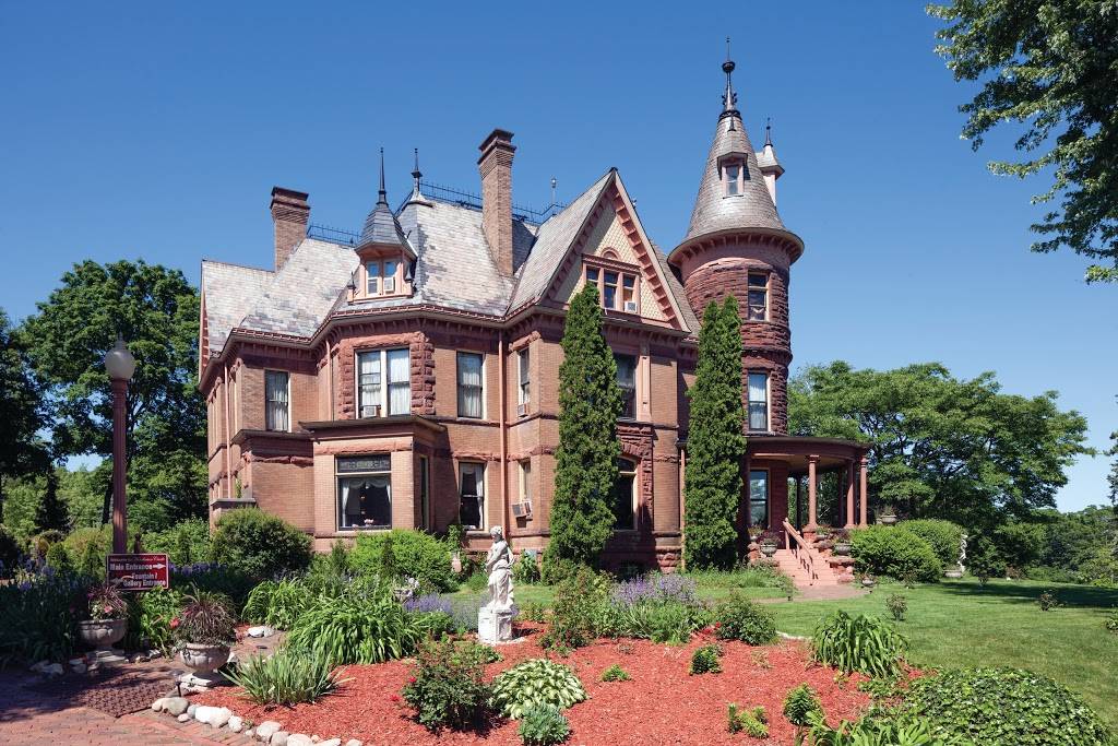 Henderson Castle Inn,Vintage Hotel,Restaurant,Winery & Wedding v | restaurant | 100 Monroe St, Kalamazoo, MI 49006, USA | 2693441827 OR +1 269-344-1827