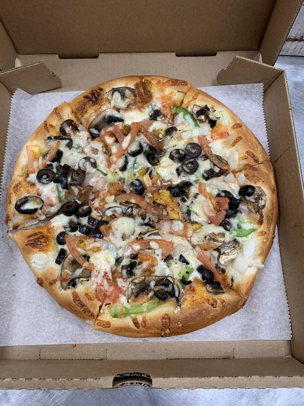 Boston House of Pizza | restaurant | 173 Amory St, Brookline, MA 02446, USA | 6177341560 OR +1 617-734-1560