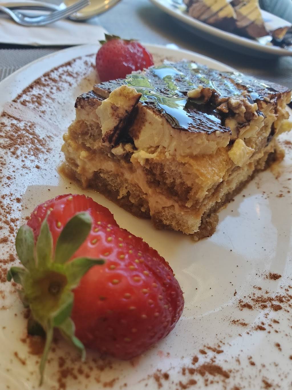 Romis | restaurant | 3062 Bloor St W, Etobicoke, ON M8X 1C4, Canada | 4162335885 OR +1 416-233-5885