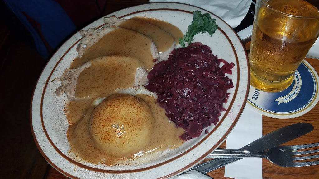 Dakota Inn | restaurant | 17324 John R St, Detroit, MI 48203, USA | 3138679722 OR +1 313-867-9722