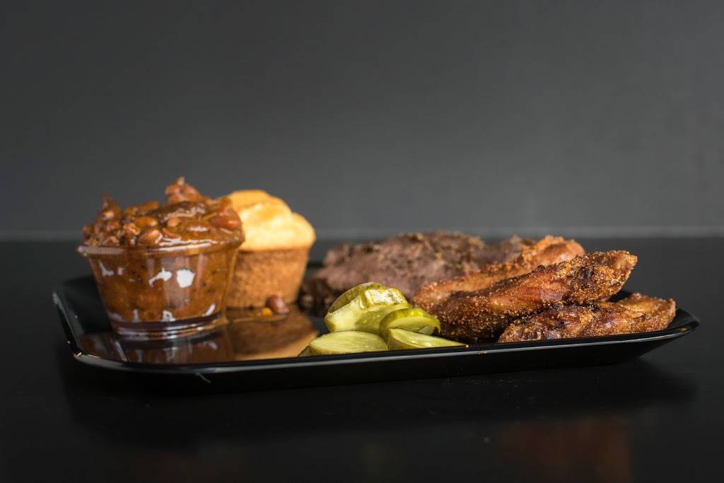 Crossroads Barbecue | restaurant | 5330 W Saginaw Hwy, Lansing, MI 48917, USA | 5176270555 OR +1 517-627-0555