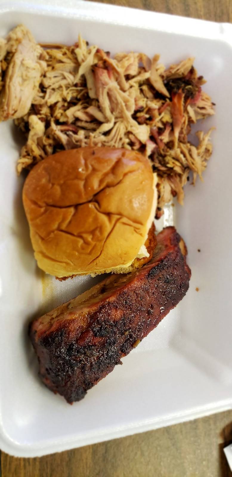 Smoke Shack BBQ Food Truck | restaurant | 2347 Nacogdoches Rd, San Antonio, TX 78209, USA | 2109571430 OR +1 210-957-1430