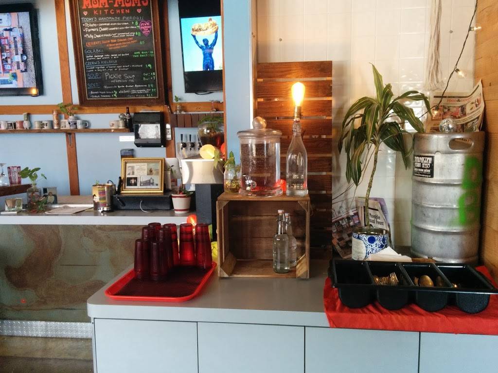 Mom-Moms Kitchen | restaurant | 2551 Orthodox St, Philadelphia, PA 19137, USA | 2156137781 OR +1 215-613-7781