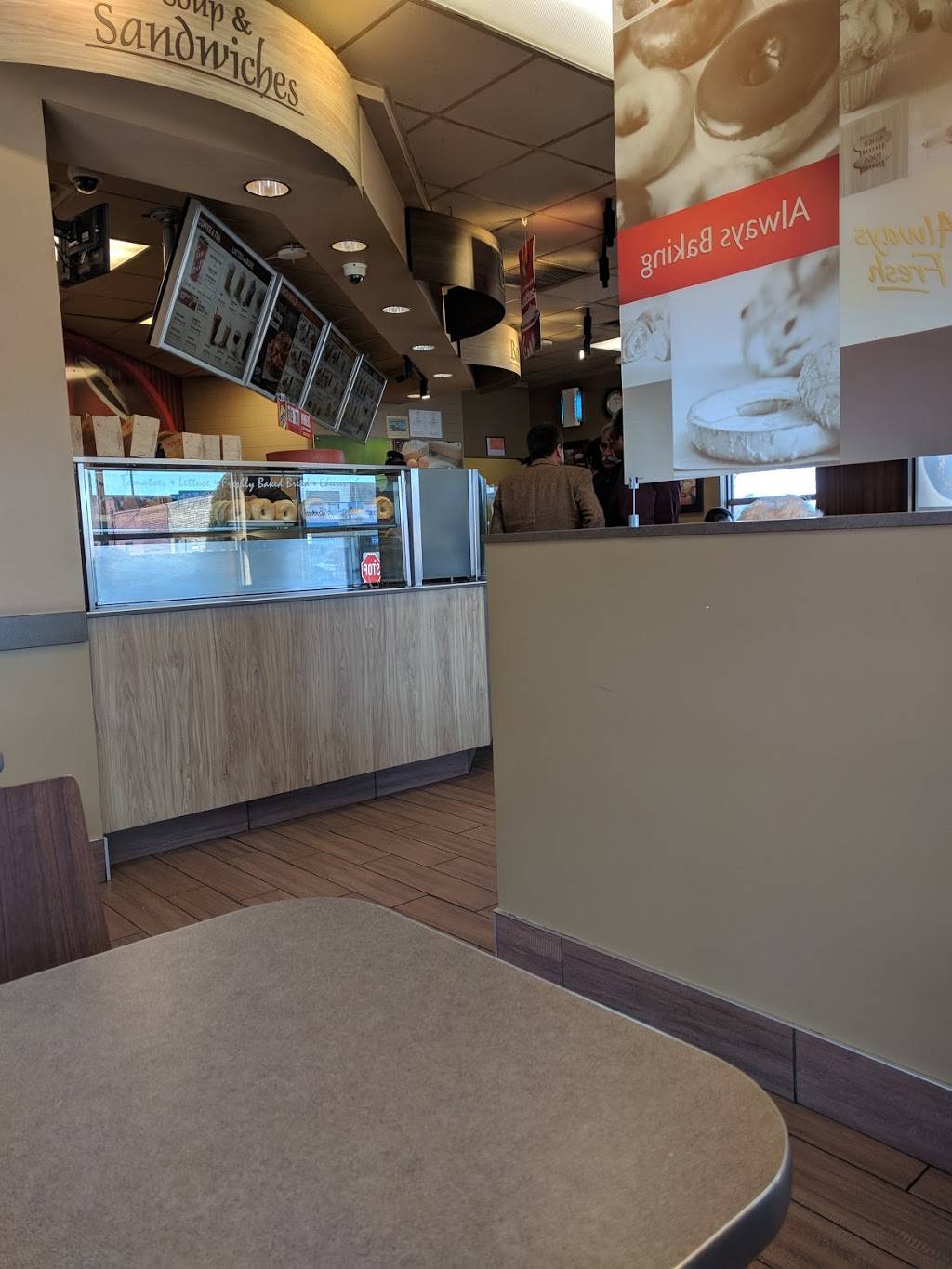 Tim Hortons | restaurant | 3024 Pine Ave, Niagara Falls, NY 14301, USA | 7162850410 OR +1 716-285-0410