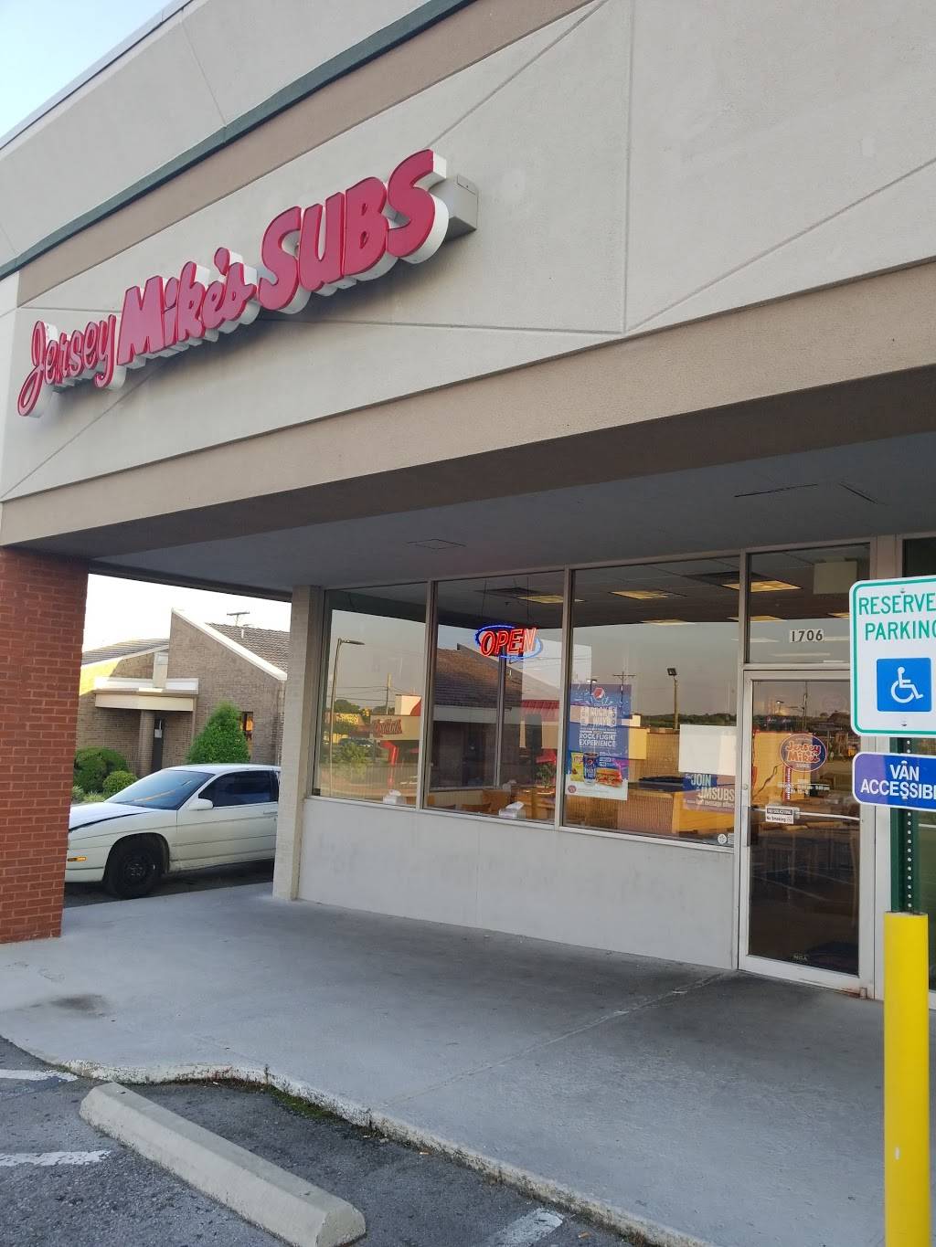 Jersey Mikes Subs | meal takeaway | 1706 Gallatin Pike N Suite 8A, Madison, TN 37115, USA | 6158682246 OR +1 615-868-2246